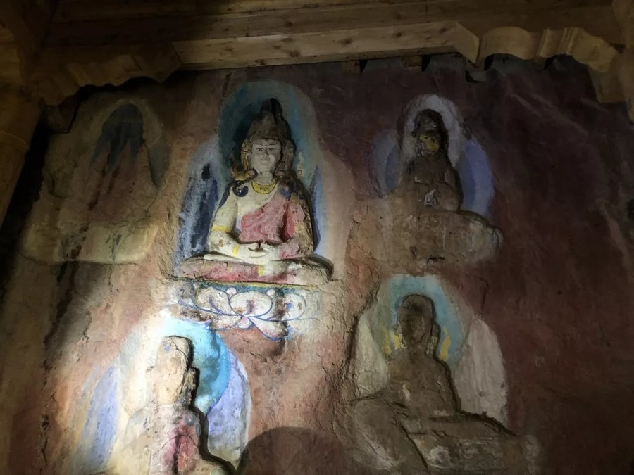 В Китае нашли 23 наскальных 900-летних изображения Будды 1