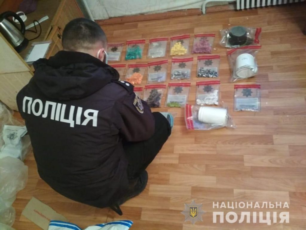 Подробности задержания «закладчика» в Николаеве: изъято наркотиков на четверть миллиона гривен (ФОТО) 3