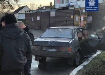 В Николаеве на пьяного водителя составили админпротокол, а его товарищем, предлагавшем 7 тыс.грн. взятки патрульным, займутся следователи (ФОТО)