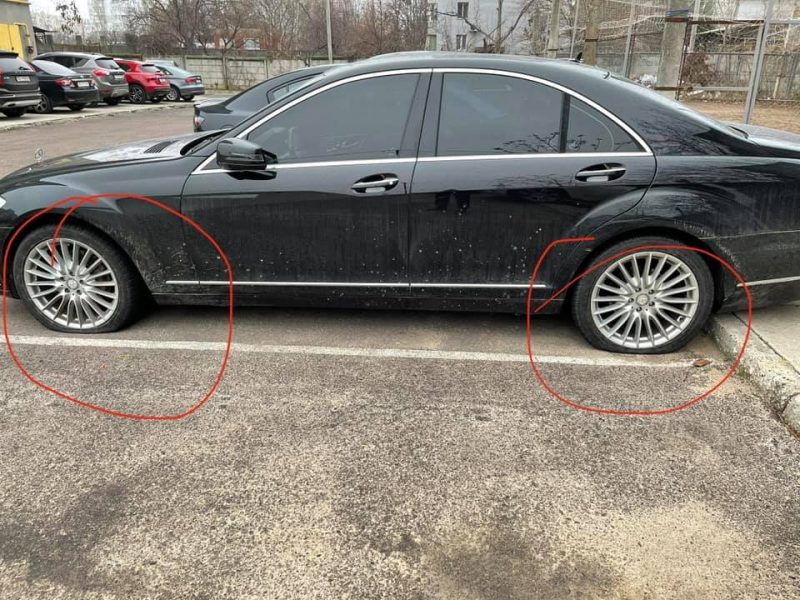 Член исполкома Николаевского горсовета, которому порезали шины, не стал писать заявление в полицию и не дал полицейским осмотреть автомобиль 3