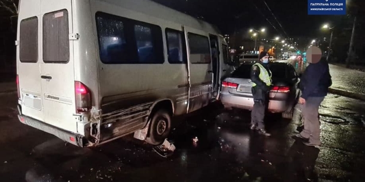 ДТП с легковушкой и маршруткой в Николаеве: водитель легковушки был пьян (ФОТО)