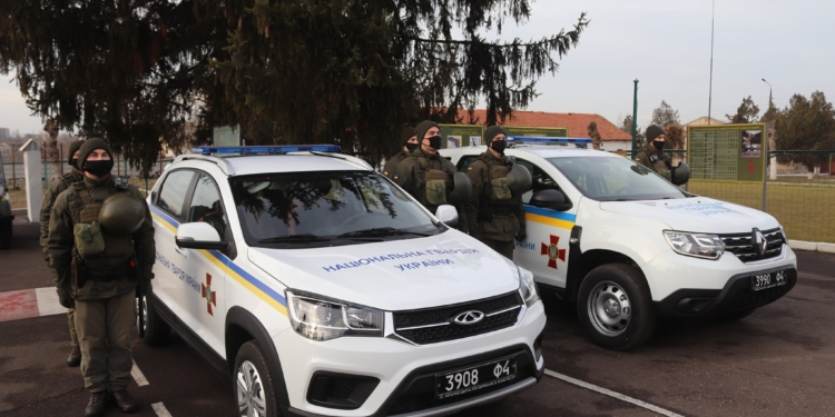 Николаевские нацгвардейцы получили от города спецавтомобили (ФОТО)