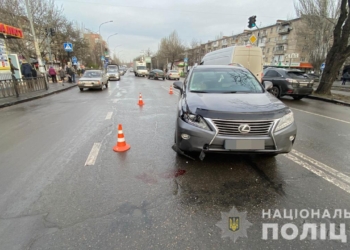В Николаеве на пешеходном переходе Lexus сбил мужчину – пострадавший скончался в больнице (ФОТО)