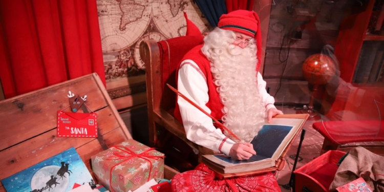 МИД Финляндии заверяет: Санта-Клаус доставит все подарки на Рождество, несмотря на коронавирус