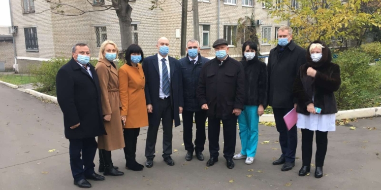 Три «коронавирусных» больницы Николаева посетили руководители НСЗУ (ФОТО)