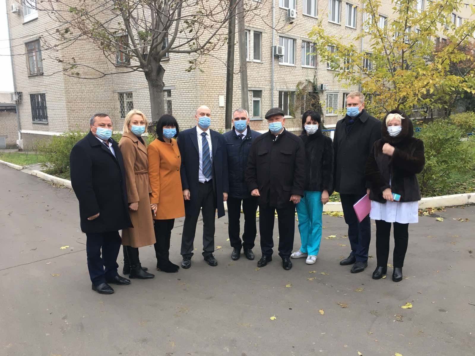 Три «коронавирусных» больницы Николаева посетили руководители НСЗУ (ФОТО)