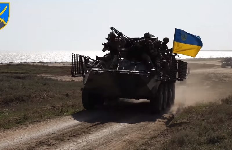 Как «крылатая пехота» училась оборонять Юг Украины (ВИДЕО)