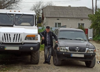 В Украине умелец создал внедорожник на базе ГАЗ-66, но с двигателем Мерседеса (ФОТО, ВИДЕО)