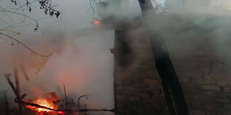 Ночью в Первомайском районе горел гараж (ФОТО)