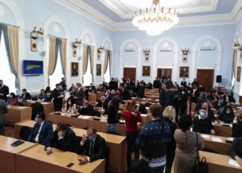 Уже в рабочем режиме: Николаевский горсовет продолжил свою работу (ФОТО)