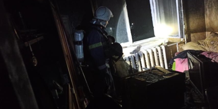 В Южноукраинске из-за свечки чуть не умер жилец девятиэтажки (ФОТО)