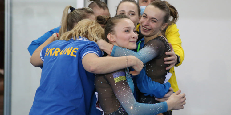 Украинские спортивные гимнастки взяли золото на Чемпионате Европы (ФОТО)