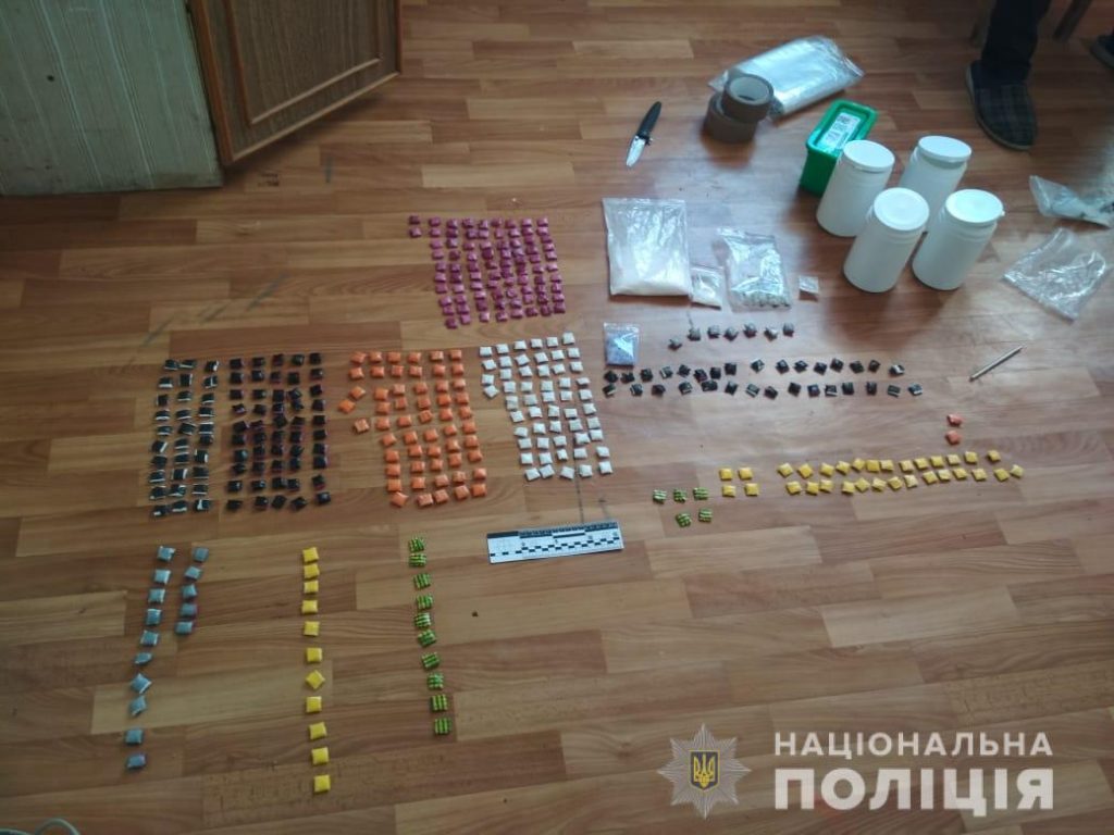 Подробности задержания «закладчика» в Николаеве: изъято наркотиков на четверть миллиона гривен (ФОТО) 5