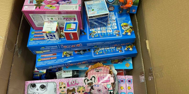 На Николаевщине дети, лишенные родительской опеки, и дети-переселенцы получат 5,5 тысяч игрушек (ФОТО)