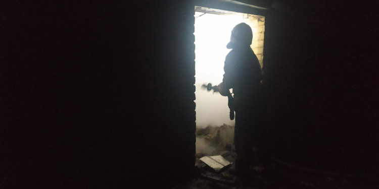 Вчера вечером пожарные Николаева спасли семейную пару в Терновке (ФОТО)