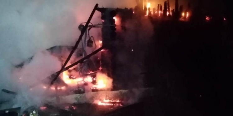 Страшная смерть. В РФ сгорел дом престарелых, 11 человек погибли (ФОТО, ВИДЕО)