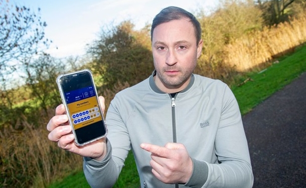 Британского штукатура оставила без миллионного выигрыша его девушка