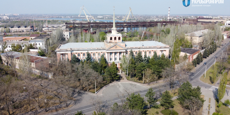 «Укроборонпром» профинансировал ремонт заводоуправления Николаевского судостроительного завода и содержание крейсера зимой (ФОТО)