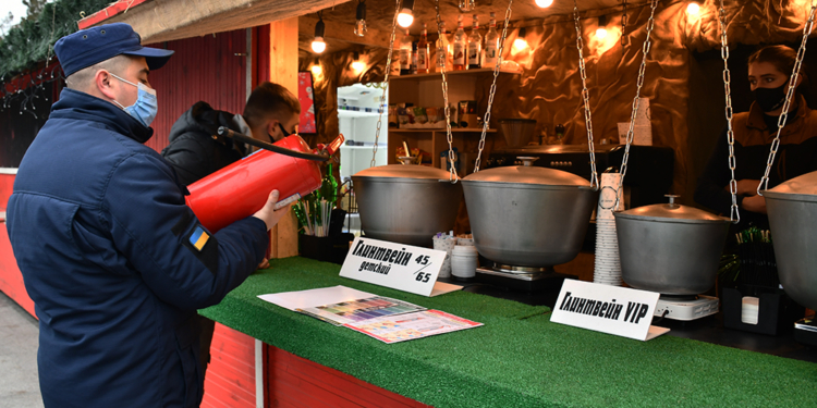 В Николаеве спасатели проверили ярмарочный городок на Соборной площади (ФОТО, ВИДЕО)