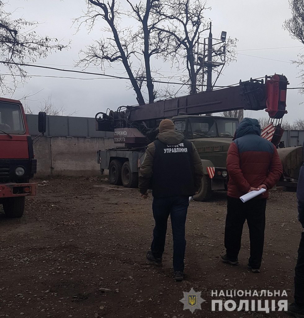 Николаевские полицейские провели обыски в Кривом Роге в фирмах, которым принадлежит разорившая скифский курган техника (ФОТО, ВИДЕО) 9