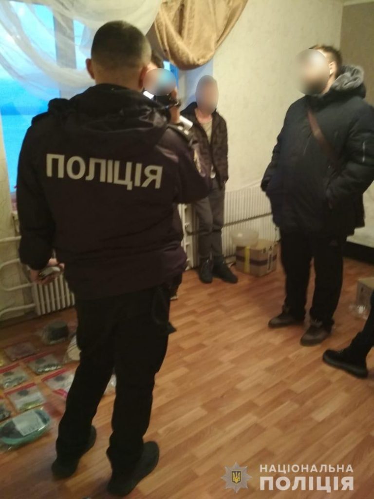 Подробности задержания «закладчика» в Николаеве: изъято наркотиков на четверть миллиона гривен (ФОТО) 1
