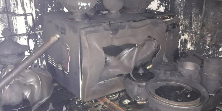 В области тушили дома и хозпостройки, в Николаеве – подсобку продуктового магазина (ФОТО)