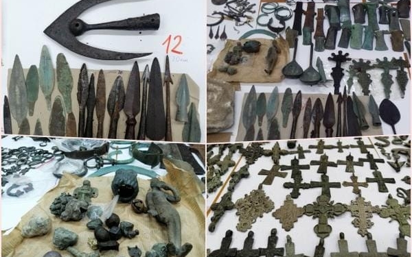 В Сербии задержали большую археологическую коллекцию в грузовике с украинским паркетом (ФОТО)