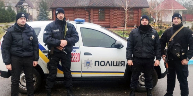 За долг в 100 грн.в Николаеве трое молодых мужчин ограбили дом и избили его хозяина – грабители задержаны (ФОТО)