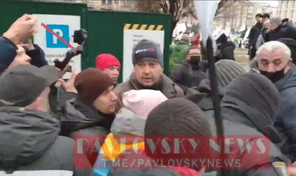 В Киеве произошли стычки полиции с протестующими предпринимателями. Полиция применила слезоточивый газ (ВИДЕО) 1
