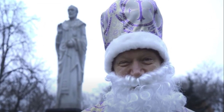 Чудеса случаются там, где начинаешься ты! Николаевские студенты поздравили горожан с Днем Святого Николая (ВИДЕО)