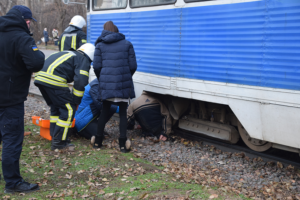 В Николаеве мужчина попал под трамвай (ФОТО, ВИДЕО) 1