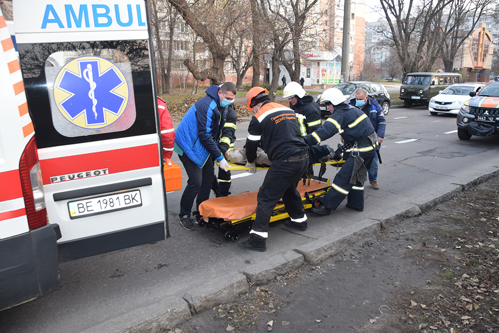 В Николаеве мужчина попал под трамвай (ФОТО, ВИДЕО) 5