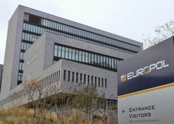Вакцинация в Европе. Европол предупредил о мошенниках и разбойниках