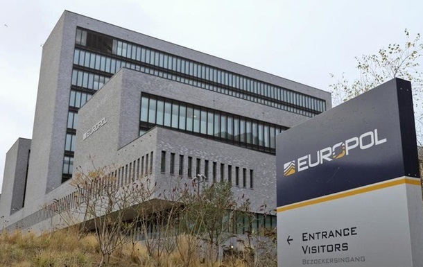Вакцинация в Европе. Европол предупредил о мошенниках и разбойниках