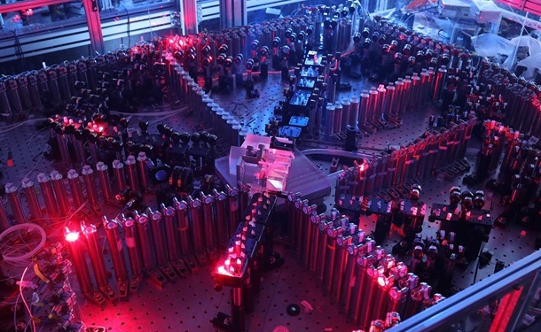 В Китае создали квантовый компьютер, который в 100 триллионов раз быстрее обычного суперкомпьютера