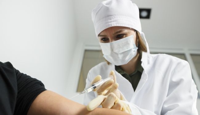 Более миллиона жителей планеты получили прививки от COVID-19, – СМИ