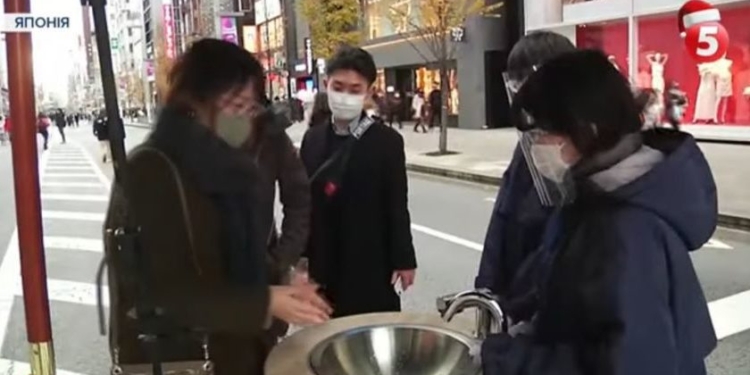 Против COVID-19. В Японии устанавливают беспроводные рукомойники. Как это работает? (ВИДЕО)