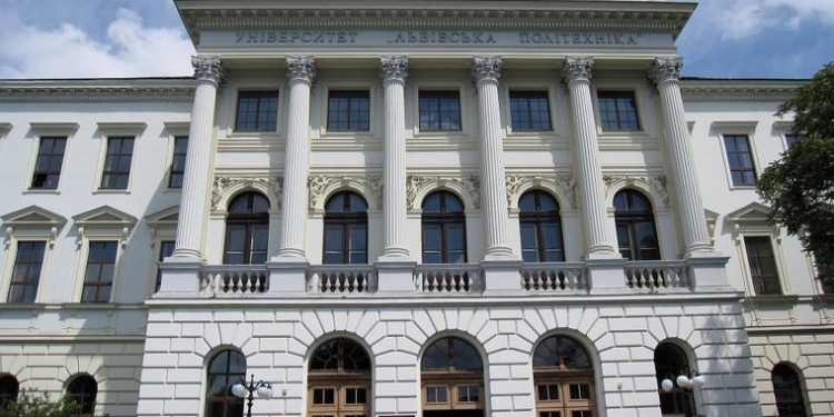 Новая методика: преподаватель «Львовской политехники» на контрольных показывает студентам порно