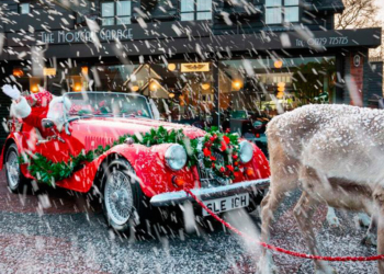 Прекрасное состояние, один собственник. В Британии продают кабриолет Санта-Клауса (ФОТО)