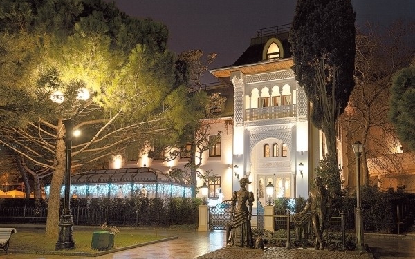 Ротару продает отель “Вилла София” в Крыму (ФОТО)