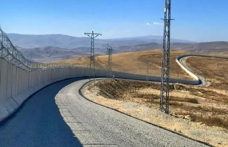 Турция построила 81-километровую бетонную стену на границе с Ираном 1