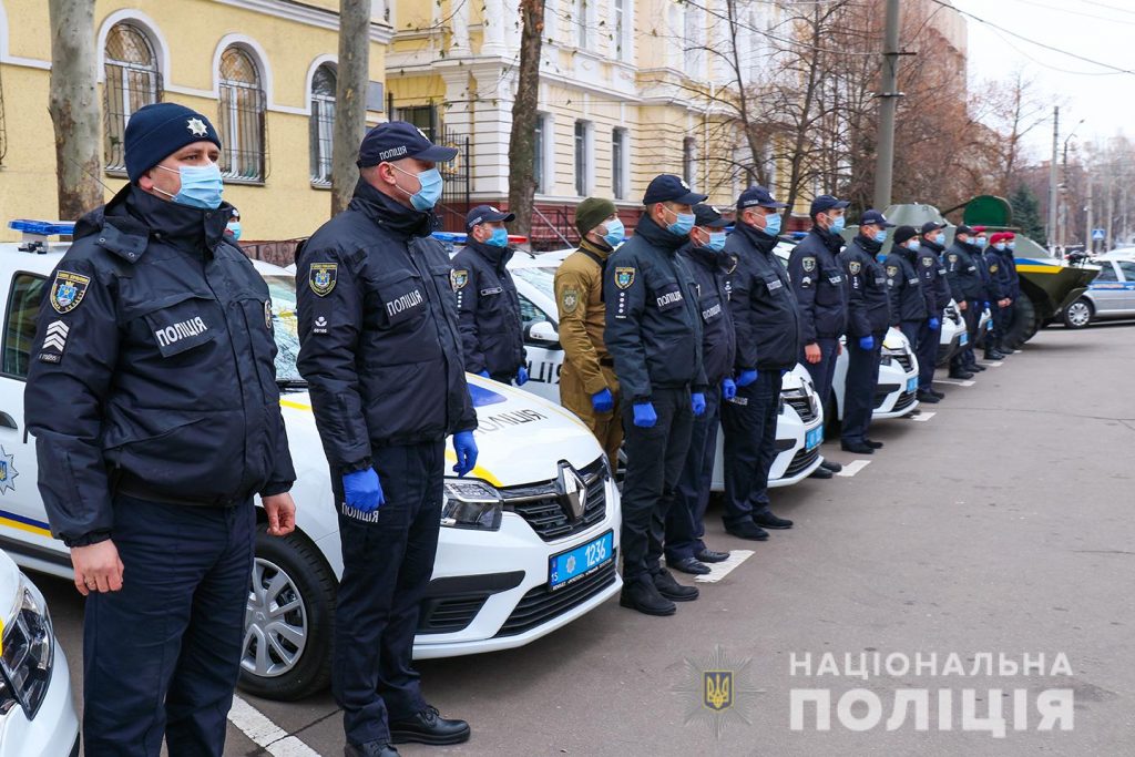 Николаевской полиции передали новые Renault и отремонтированный броневик (ФОТО, ВИДЕО) 1