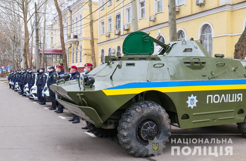 Николаевской полиции передали новые Renault и отремонтированный броневик (ФОТО, ВИДЕО) 7
