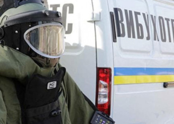 Под дверь матери антикоррупционера Шабунина подложили взрывчатку. Он не верит, что преступников найдут (ФОТО)