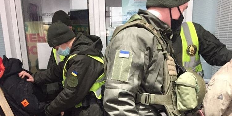 В Николаеве на выходных нацгвардейцы задержали мужчину со шприцом и двух воров (ФОТО)