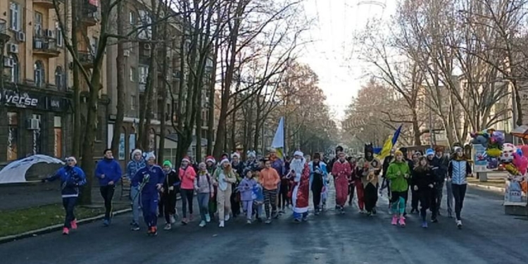 В Николаеве прошел забег в карнавальных костюмах (ВИДЕО)