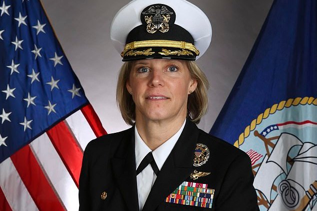 В США впервые женщина станет командиром атомного авианосца (ФОТО) 9