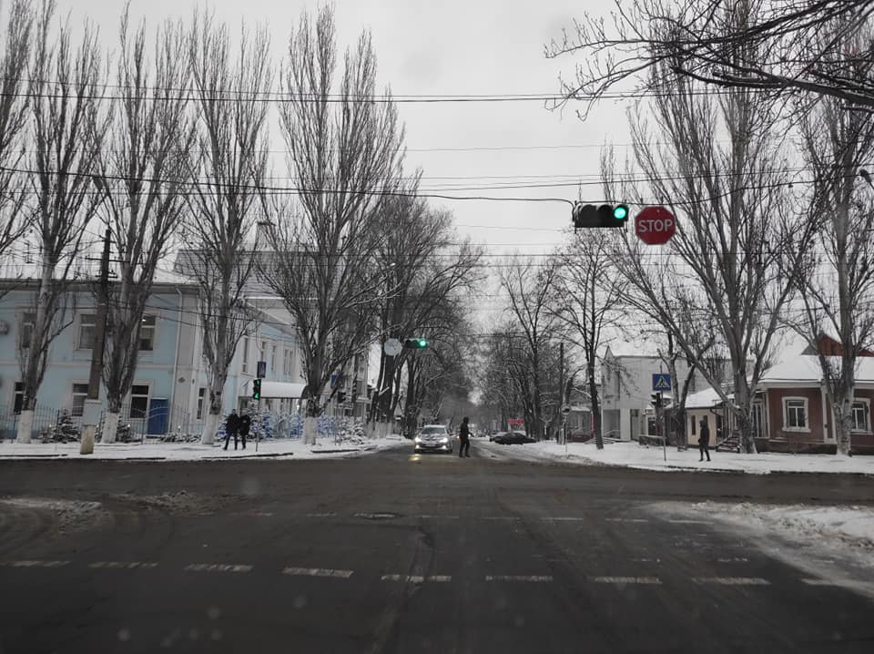 ЭЛУ автодорог Николаева отчиталась о первых результатах работы во время ухудшения погоды и снегопада (ФОТО) 1