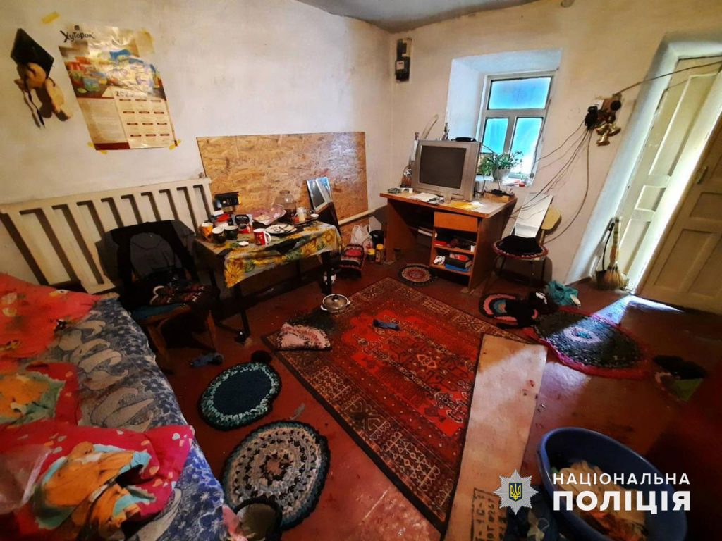 На Николаевщине грабитель проник в дом и жестоко избил женщину, требуя денег 1