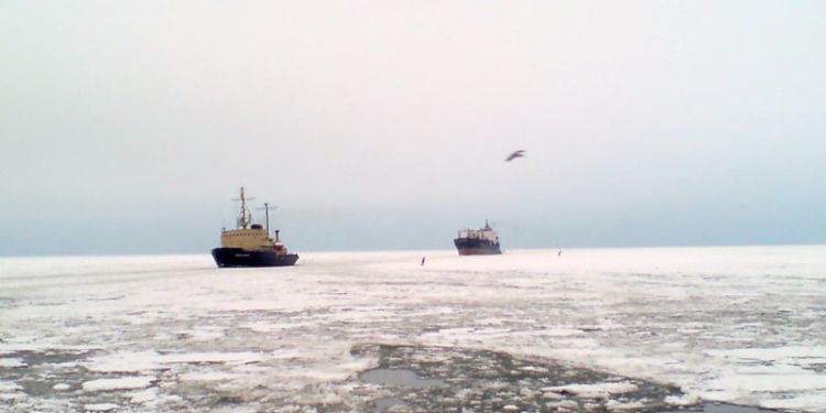 В портах Николаева отменена ледовая кампания